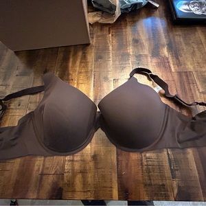 Skins Scoop Plunge Bra in Espresso 40DDDD NWT